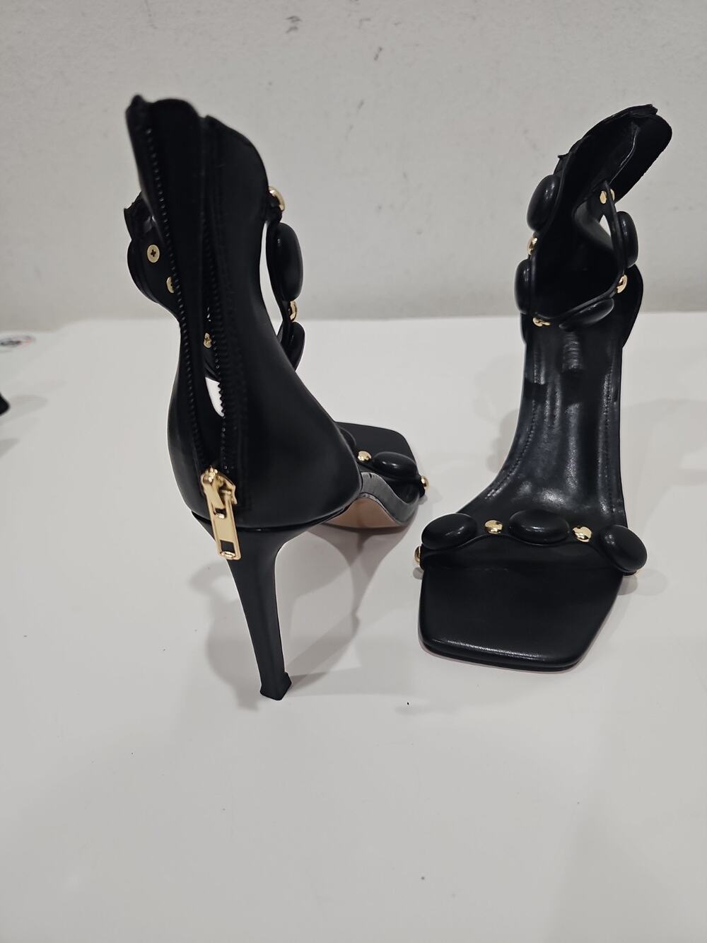 Steve Madden Black Stud Trimmed Strappy Heels dressy Shoe Size 8.5